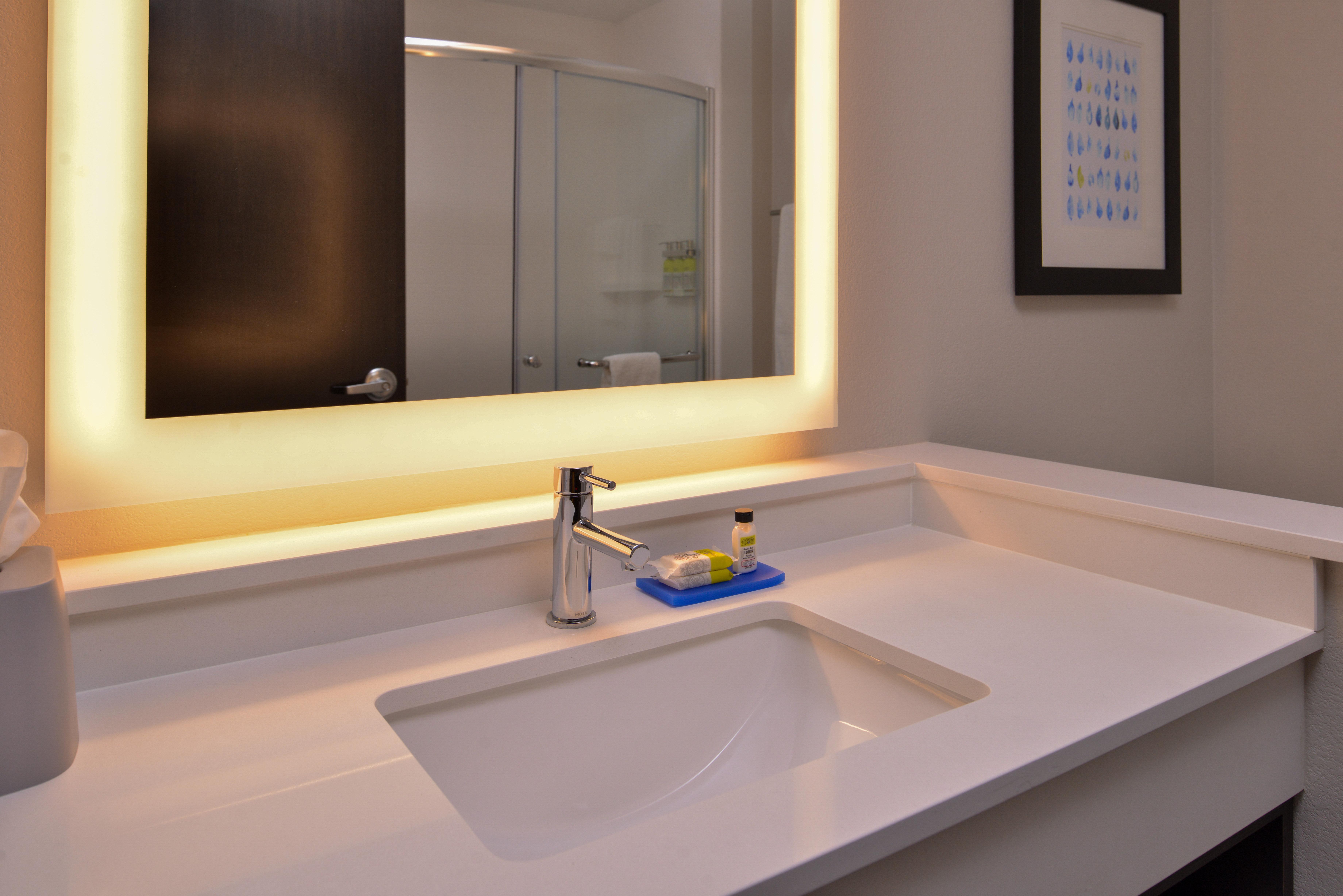 Holiday Inn Express & Suites - Olathe West By Ihg Dış mekan fotoğraf