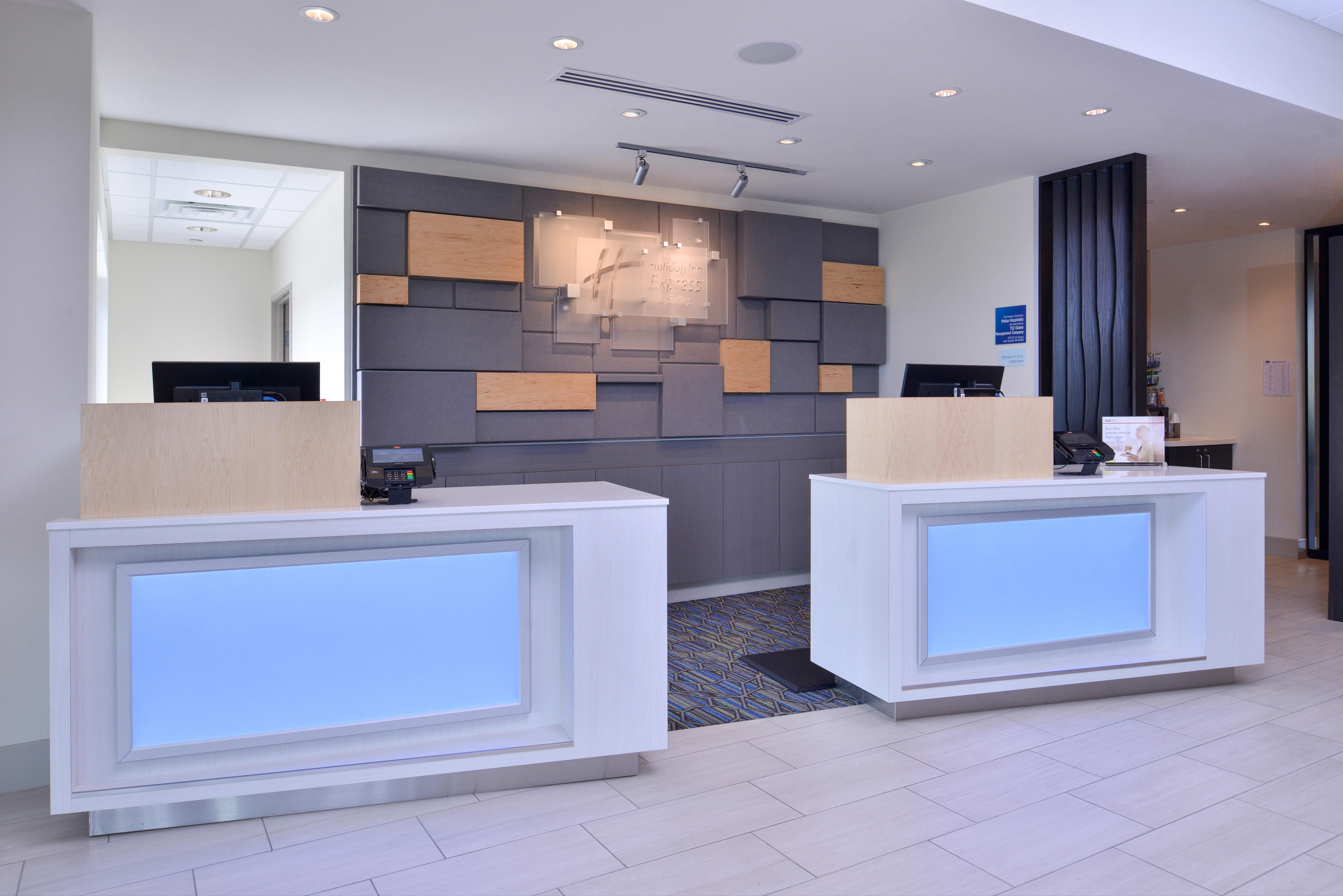 Holiday Inn Express & Suites - Olathe West By Ihg Dış mekan fotoğraf