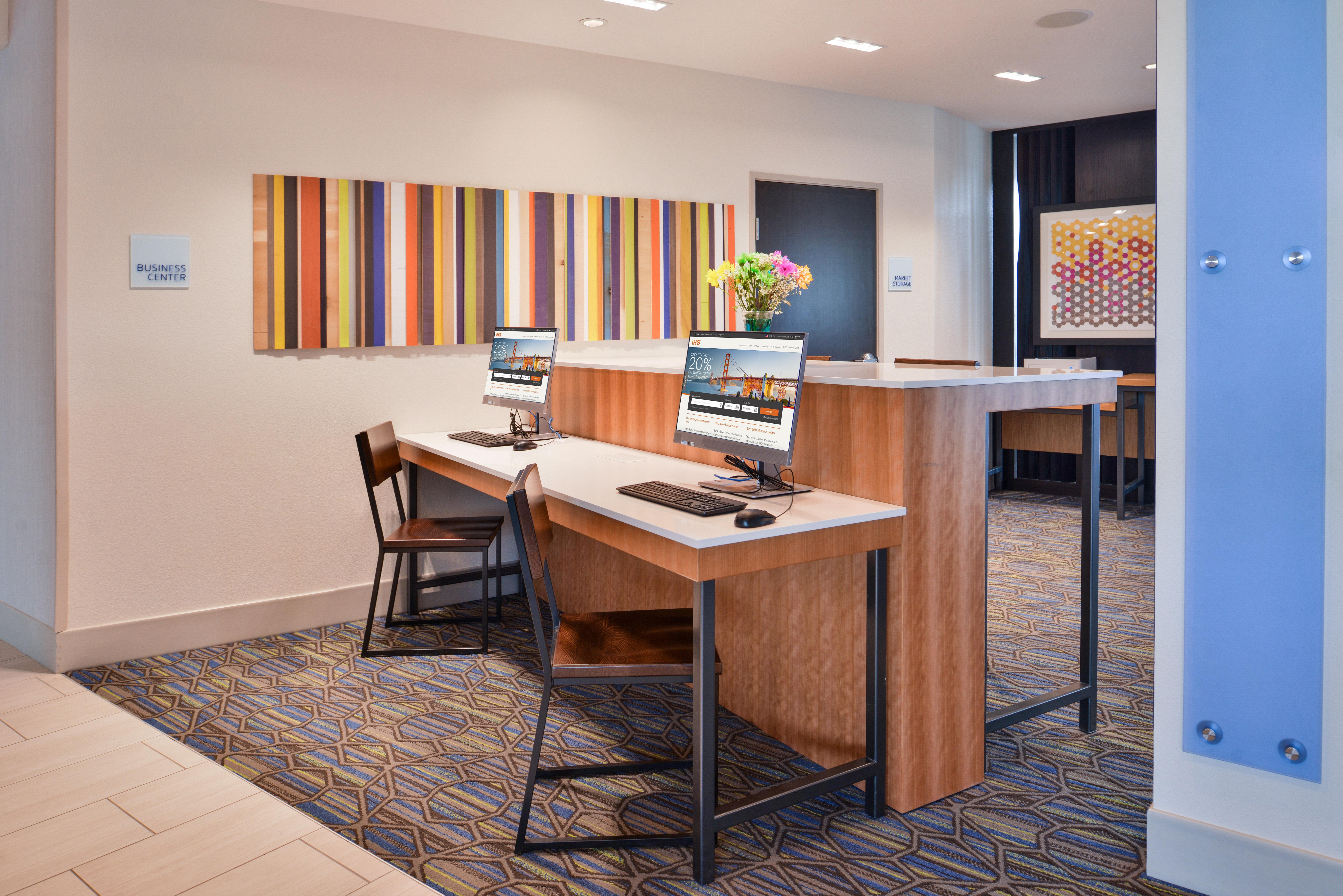 Holiday Inn Express & Suites - Olathe West By Ihg Dış mekan fotoğraf